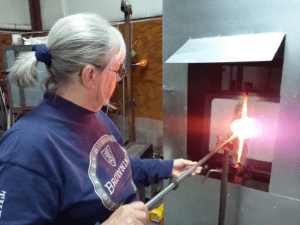 Learn-glass-blowing-300w